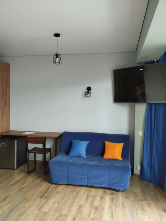 Комната с панорамным окном в центре Агоя