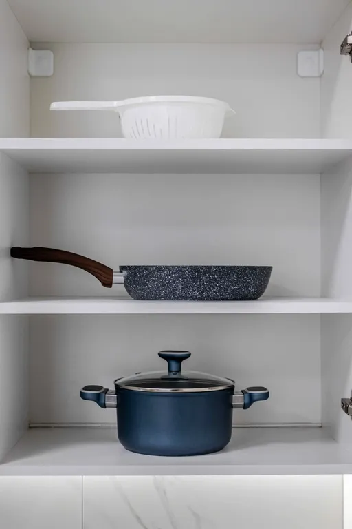 Кто ценит комфорт: новая мебель, техника, бельё