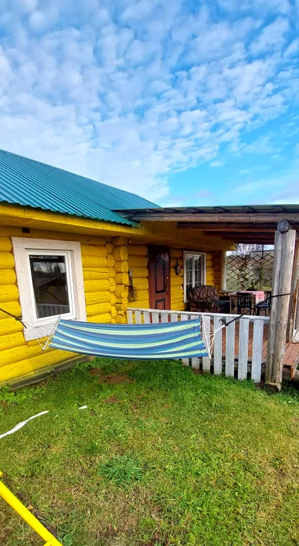 Милый дом на берегу озера