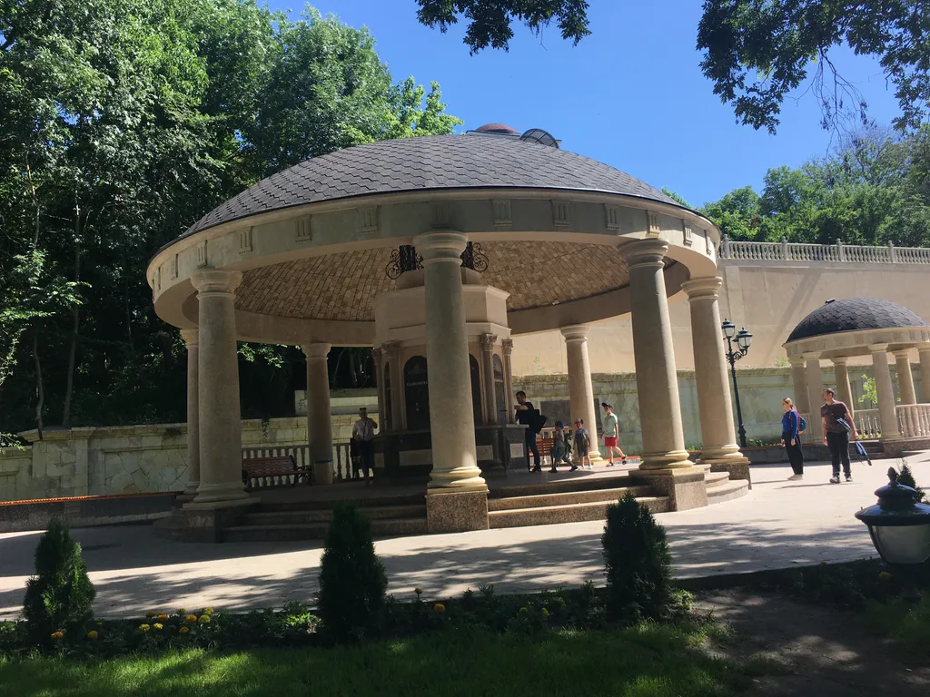 Верхний парк-уютная 3-комнатная квартира в районе санатория Москва