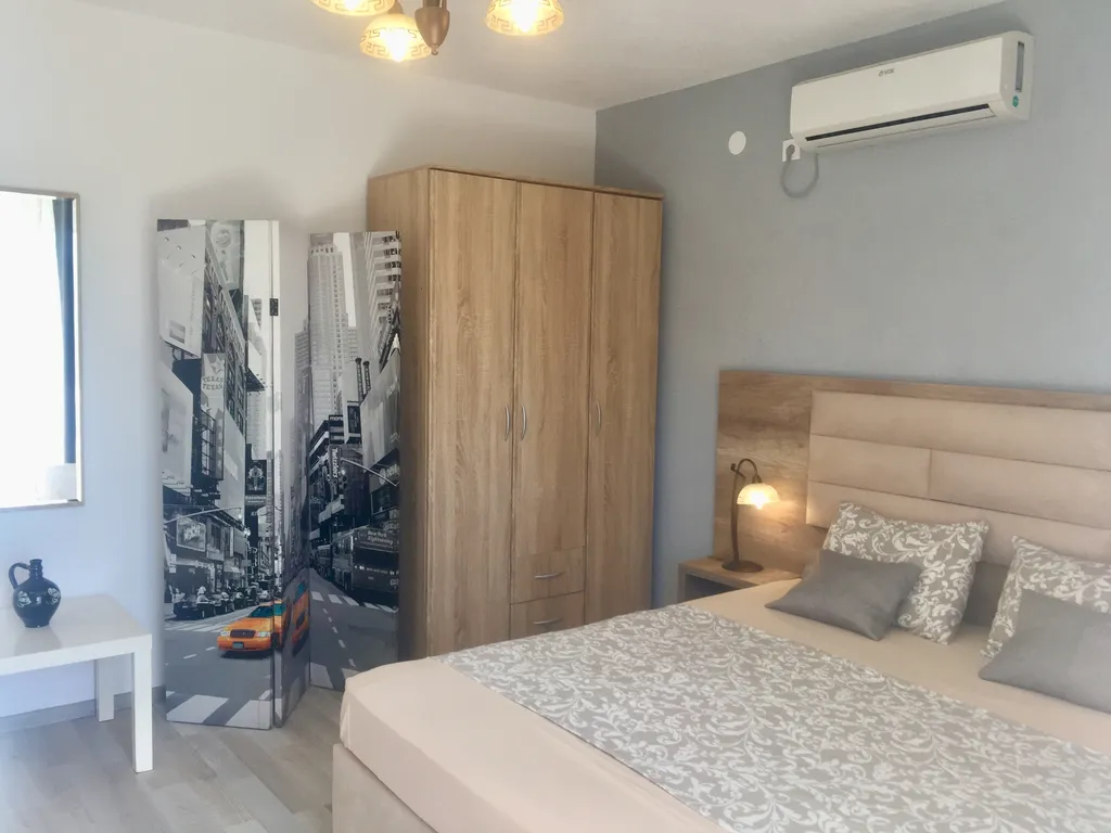 Апартаменты с отдельной спальней City и видом на горы