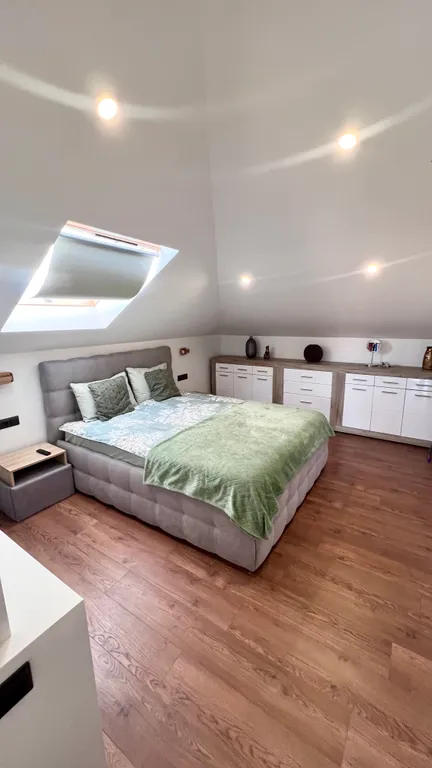 Комфортная квартира на Таврической