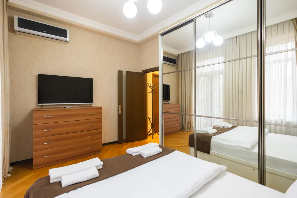 2 спальни + гостиная, прямой балкон с видом на гору Таргова