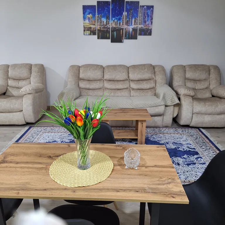 Квартира Двухкомнатные апартаменты — аренда посуточно в Грозный