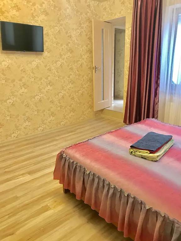 Семейный двухкомнатный номер, с двориком у моря