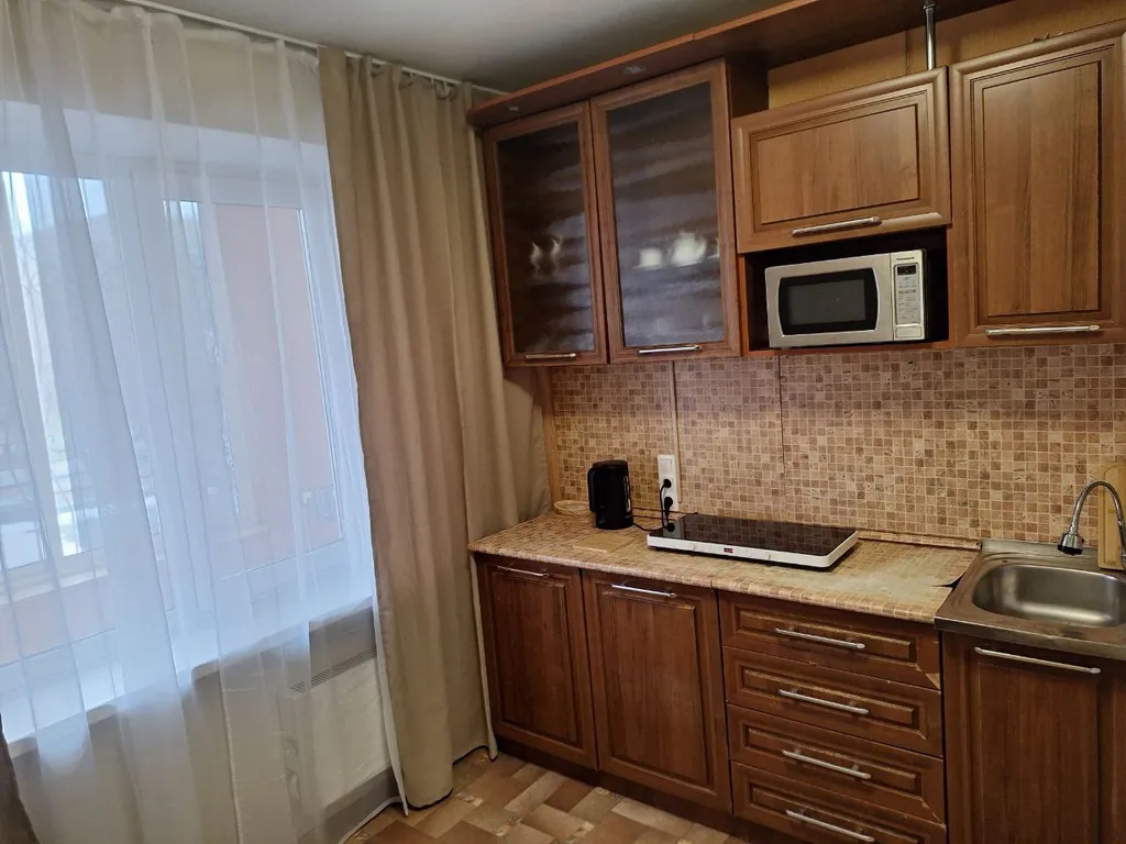 Квартира рядом с СК Юпитер и Кристалл