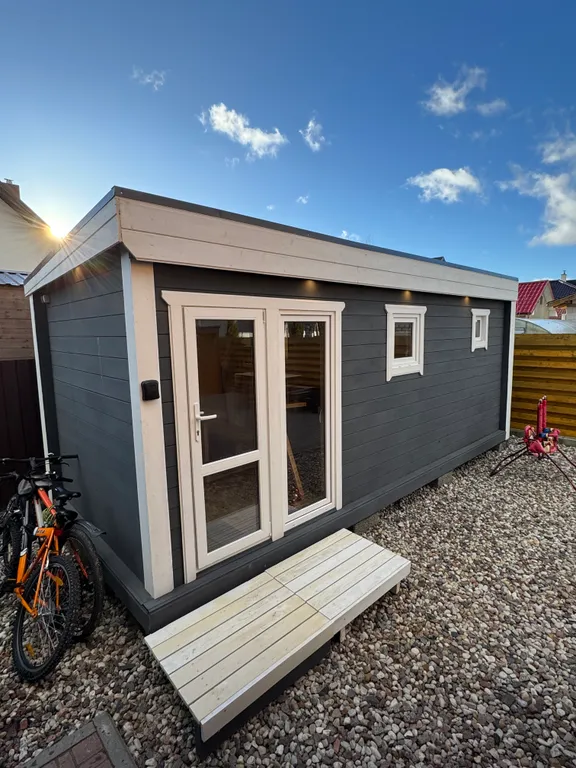 Дом с баней, караоке, PlayStation и Алисой на берегу моря