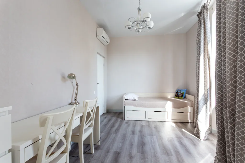 Шикарная квартира с тремя изолированными спальнями и двумя санузлами