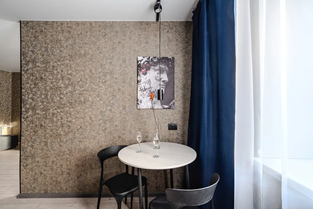 Красивая уютная двухкомнатная квартира с новым дизайнерским ремонтом