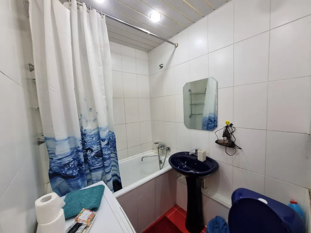 Хорошая двухкомнатная квартира для семьи или командировочных