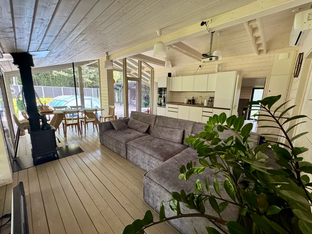 Коттедж Дом с летним бассейном, 3 спальни — Дубна