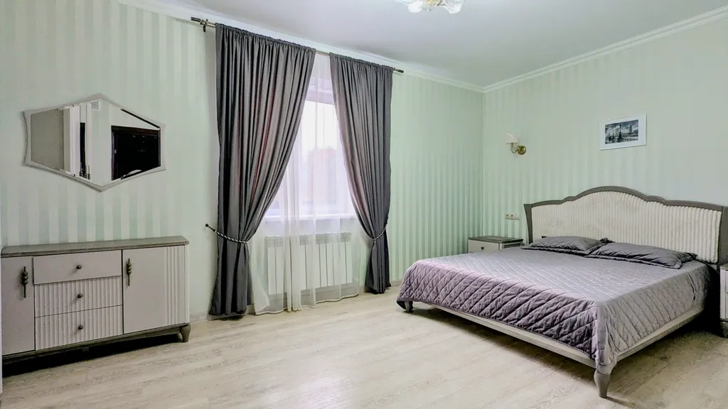 8-комнатный Дом