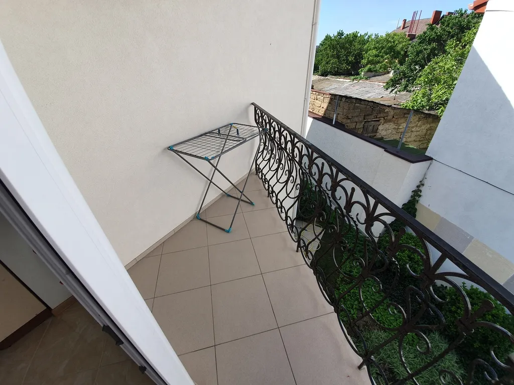 Жилье со своей кухней в частном секторе возле кинотеатра ракета