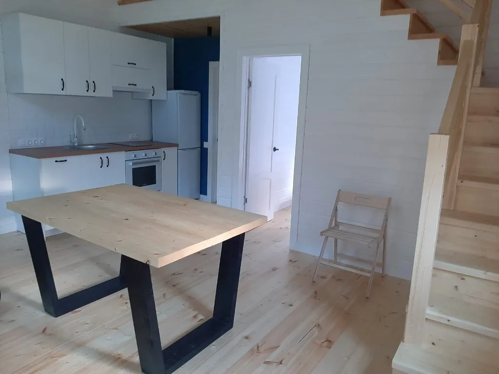 Дом в окружении леса