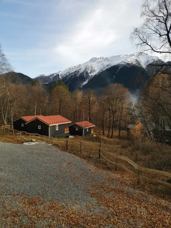 Коттедж База отдыха «ЛейМар Архыз» предлагает проживание в уютных домиках — аренда посуточно в Архыз