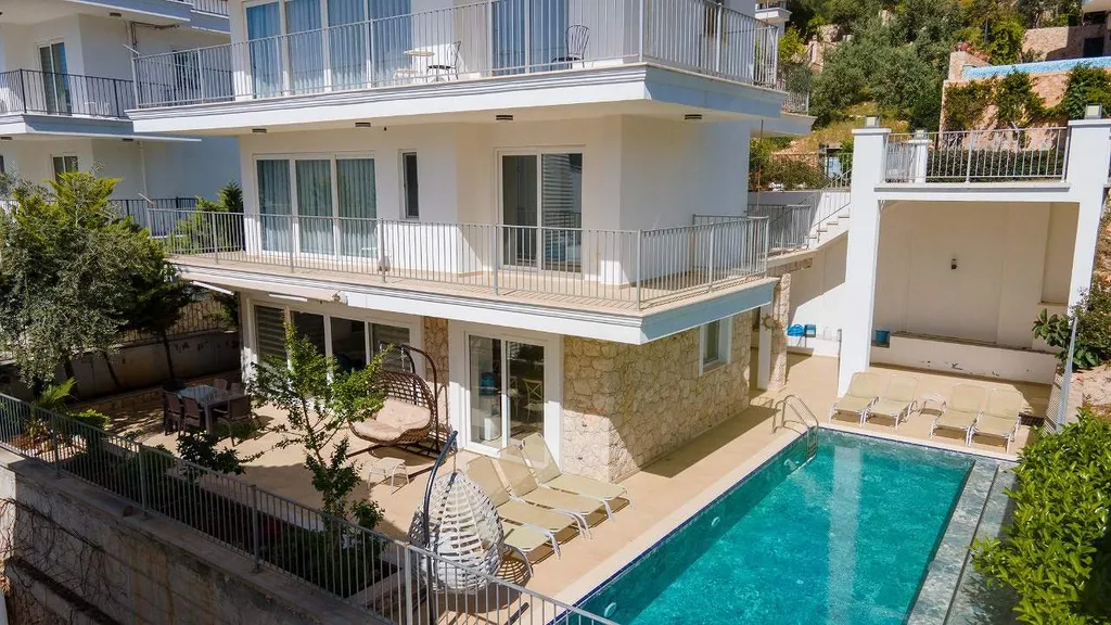 Вилла с видом на море