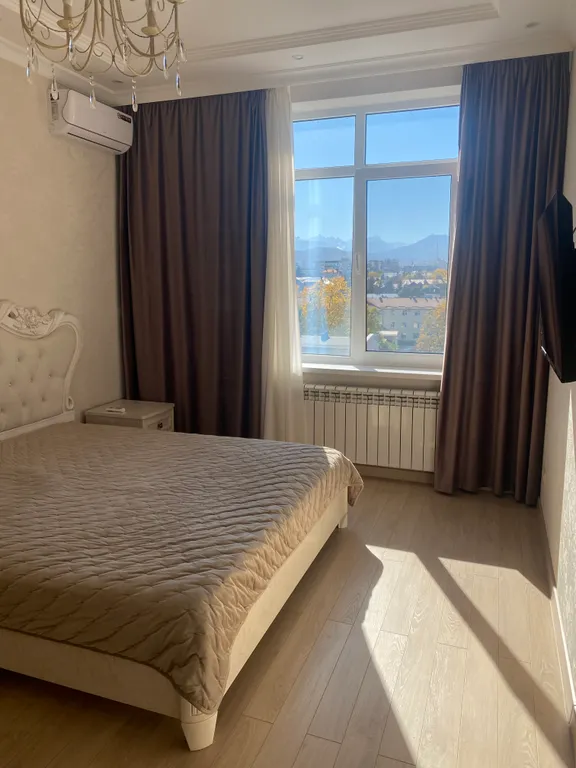 Уютная квартира в центре города с видом на горы