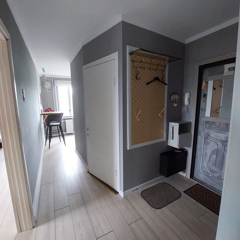 В Петропавловске-Камчатском полдень!