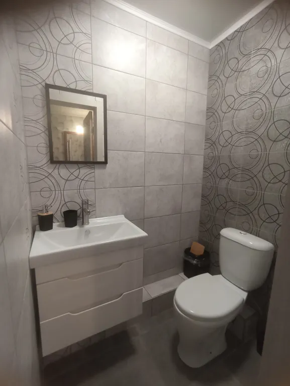 Квартира со своим двориком и стоянкой