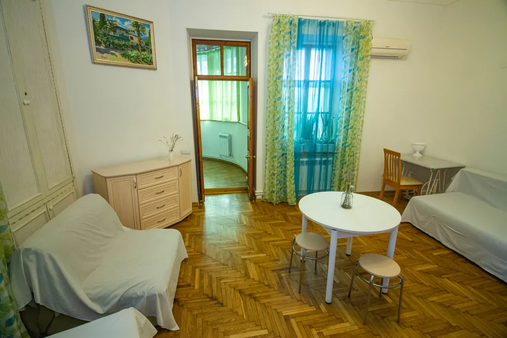 Благоустроенная квартира в историческом центре Ялты