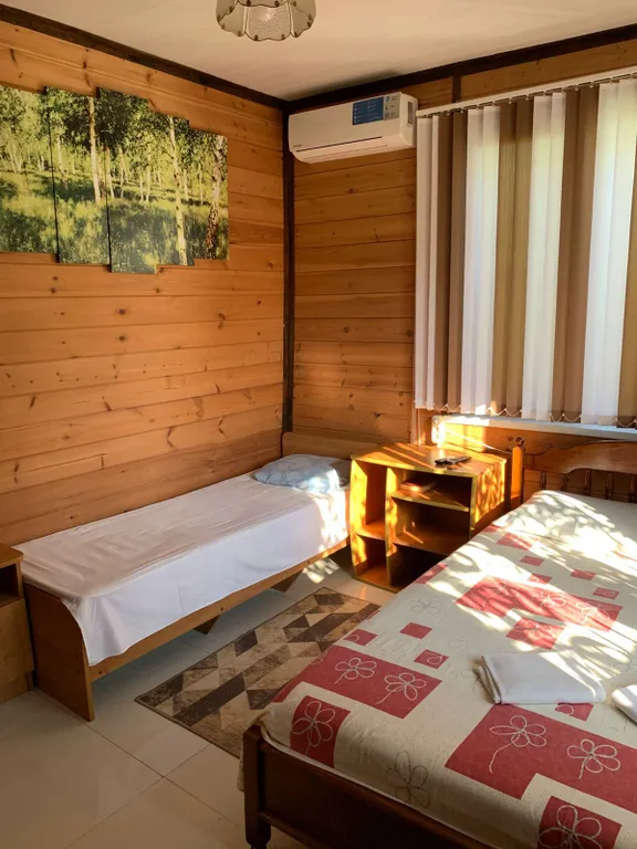 Отдельный домик на 4-5 человек в лесной зоне