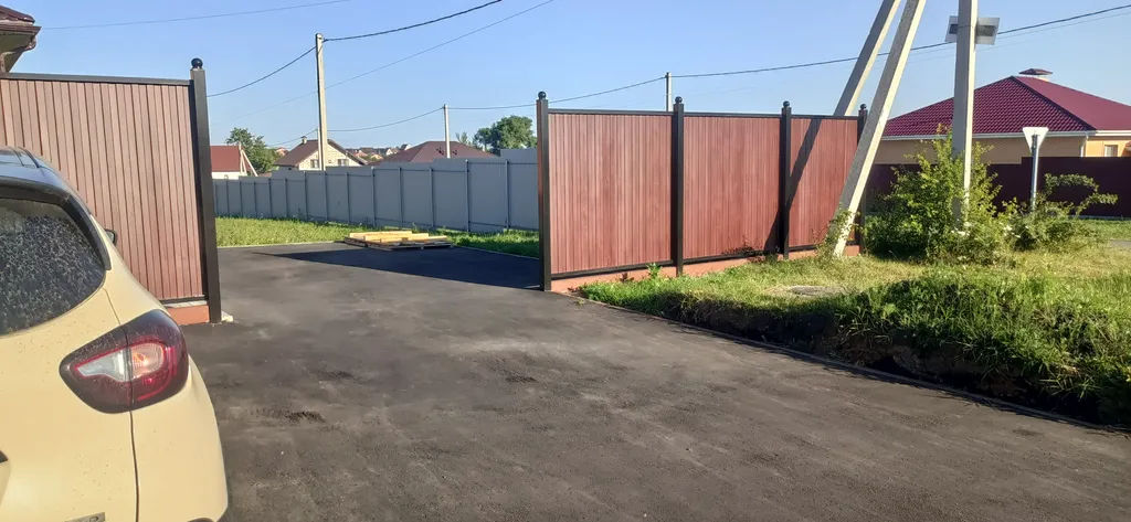 Трёхкомнатный новый коттедж в черте города с бассейном