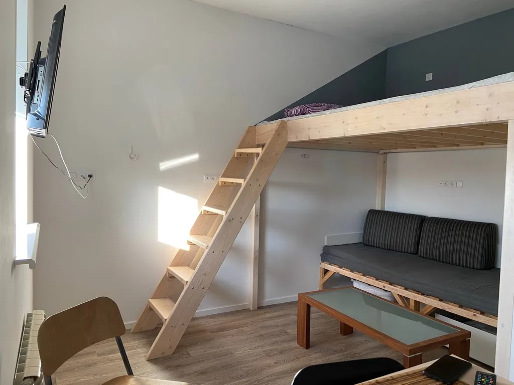 Предлагается уютная студия в центре старого города