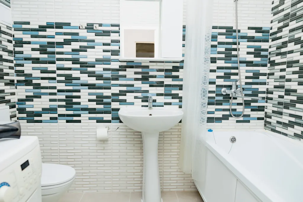 Апартаменты Домино возле набepeжной pеки Иртыш