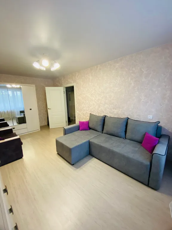 Чистая, светлая квартира в центре поселка