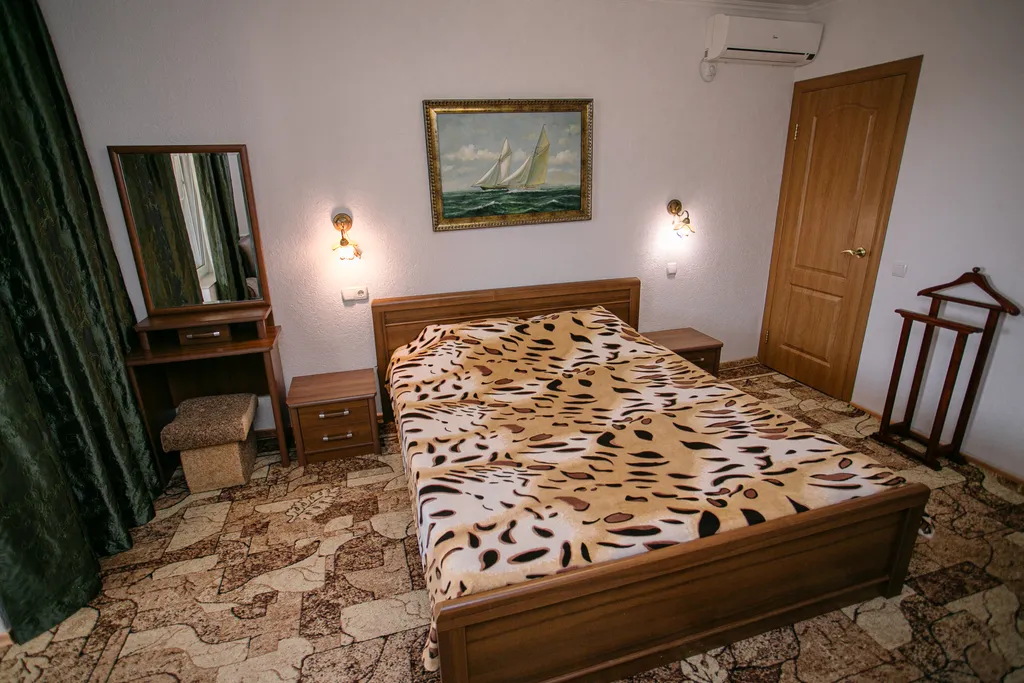 Большой двухместный номер с 1 кроватью