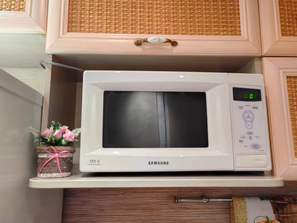 Квартира с отличным видом, душевой кабиной и балконом