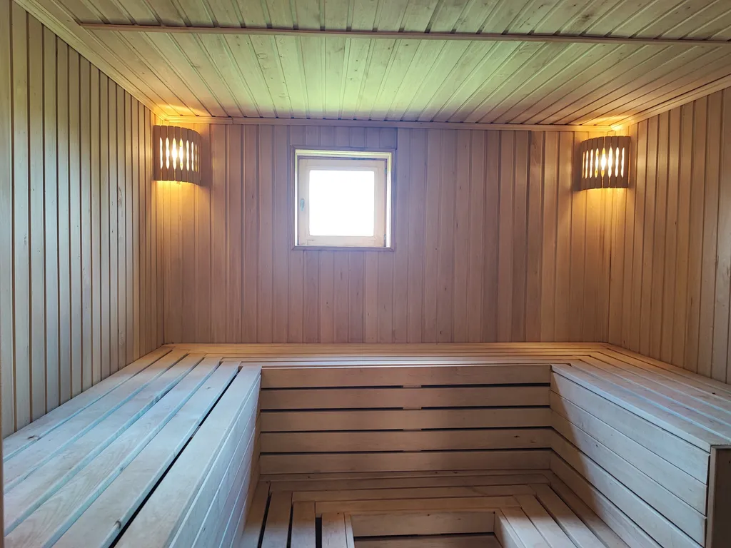 Коттедж Просторный деревянный коттедж половина дома 2 этажа 3Л — Осташёво