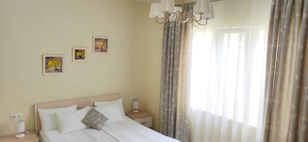 Коттедж с видом на бассейн