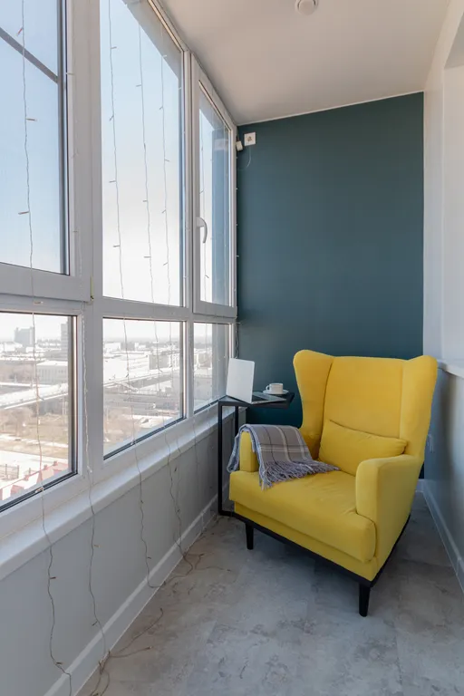 Студия в сердце города с видом на жд вокзал