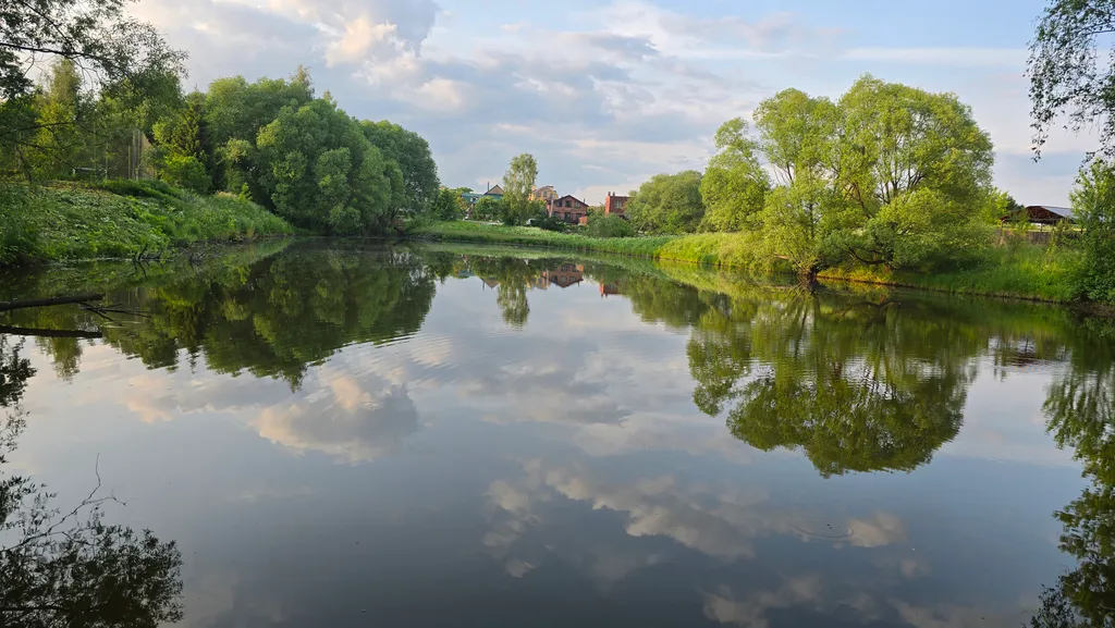 Дом с тёплым бассейном и баней в Новой Москве