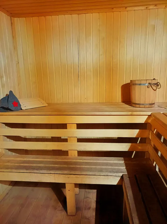 Домик в лесу с собственной баней