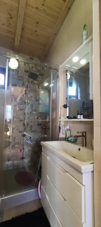 Дом с прекрасным видом на горы и верандой