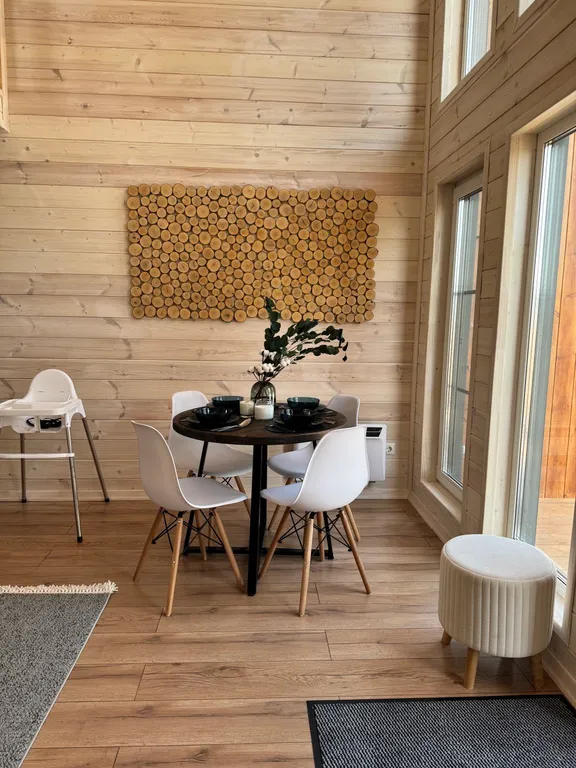 Уютный дом в стиле Барнхаус с чаном у леса, у нас есть баня.