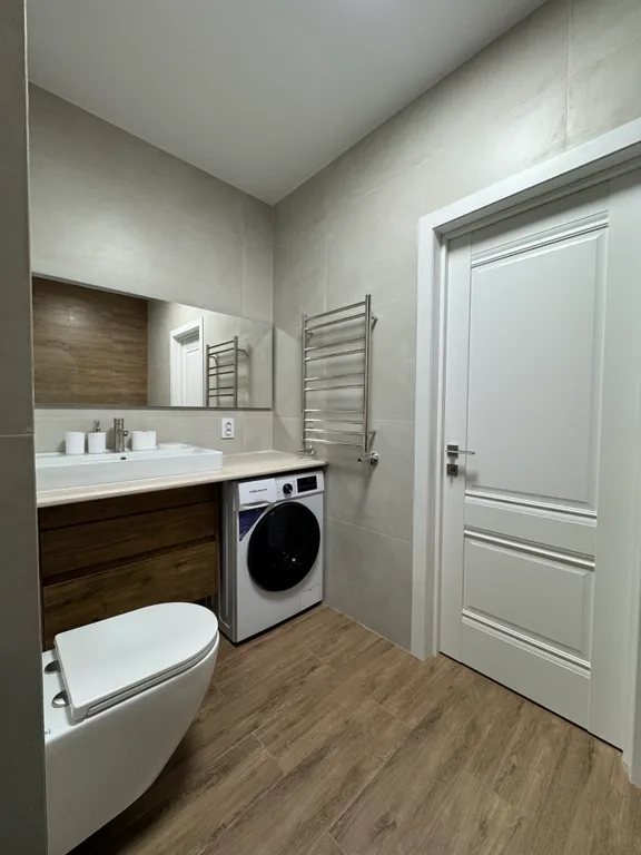 Современная, уютная квартира у парка, с прекрасным видом на море