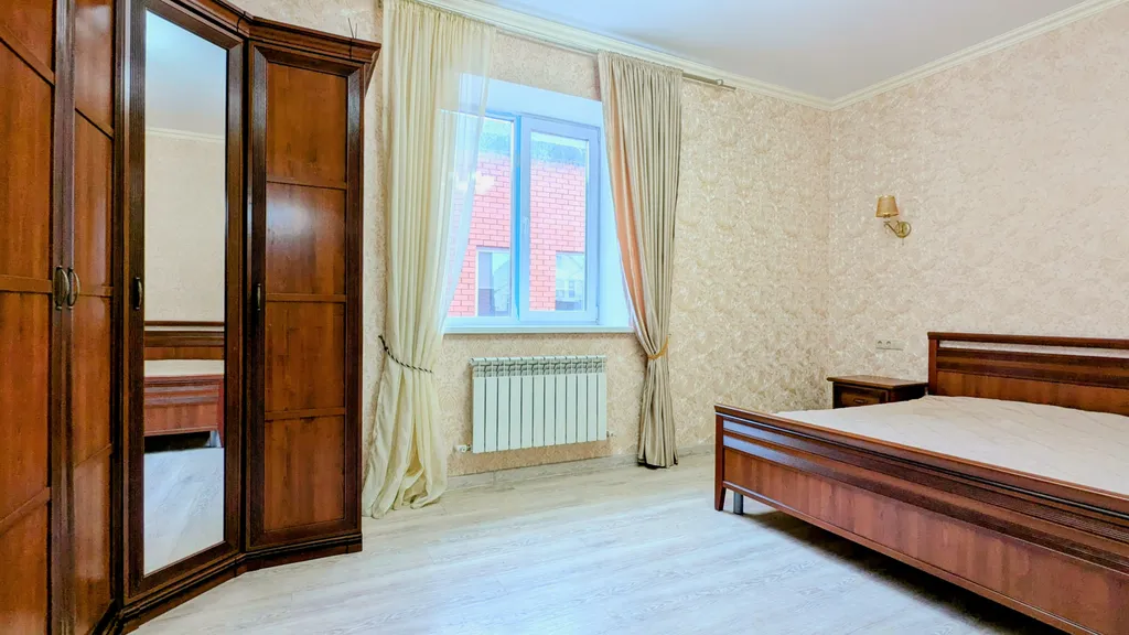 8-комнатный Дом