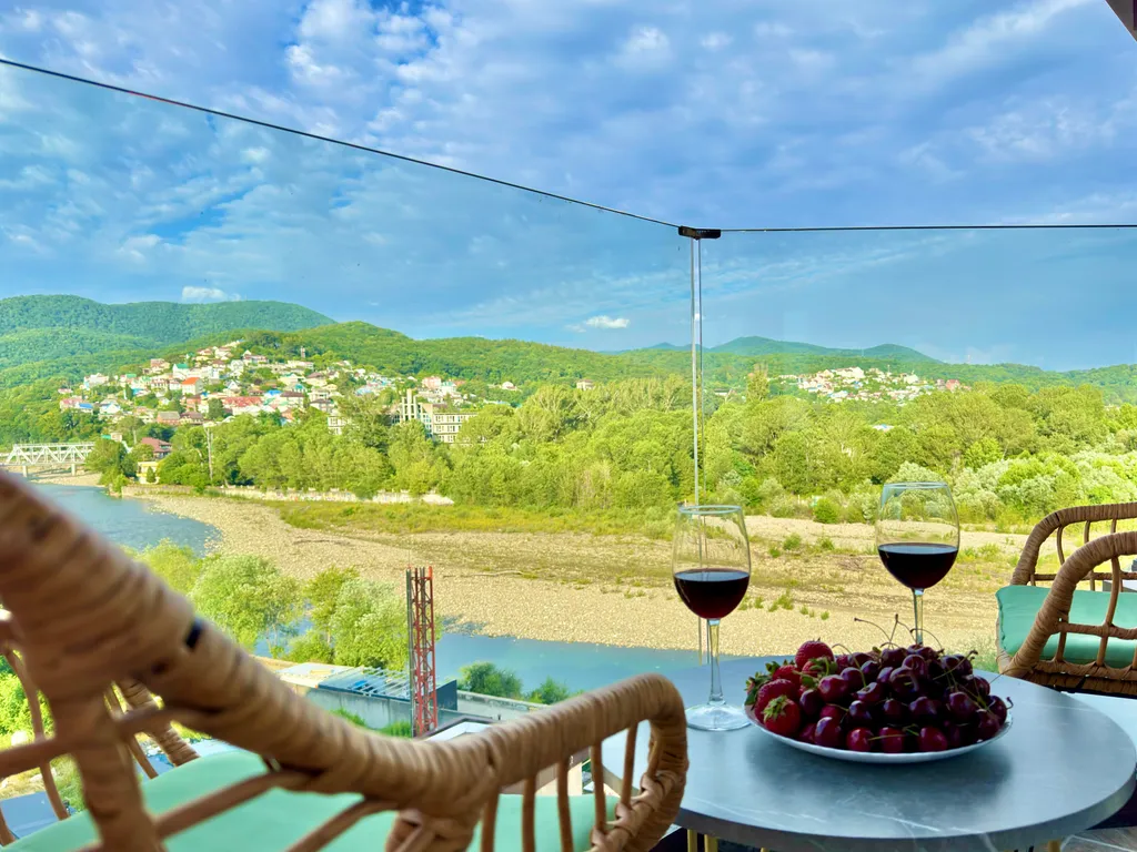 Комфорт с видом на горы и балконом