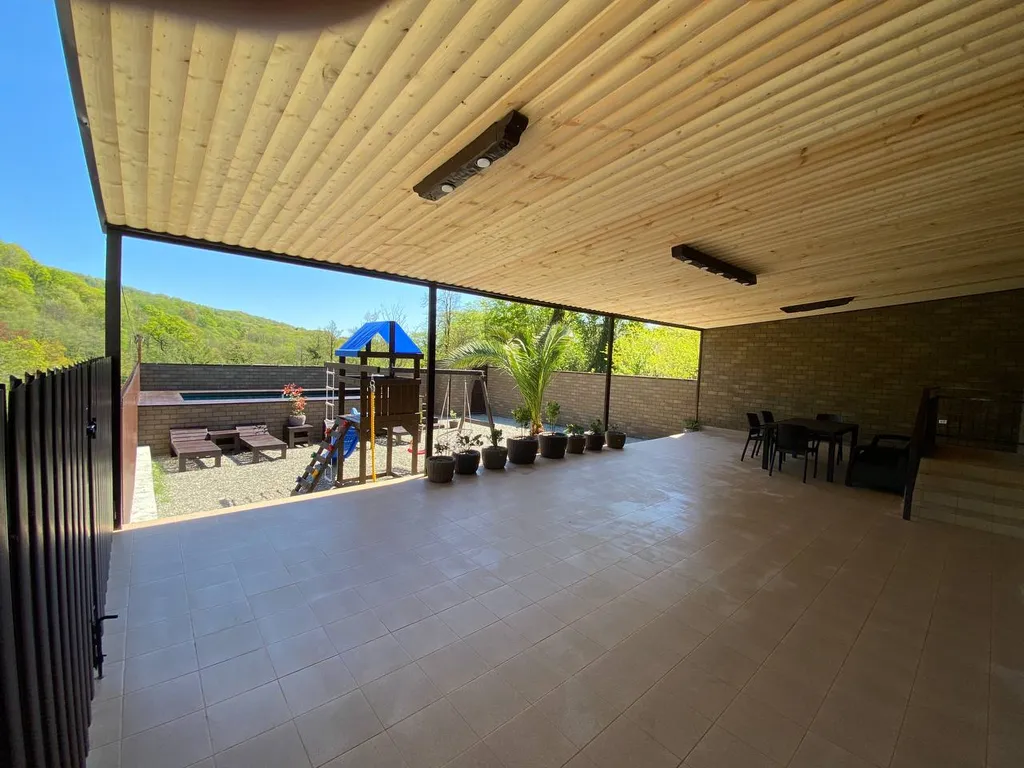 Дом у Дольмена