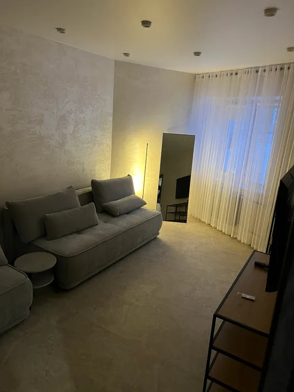 Только что отремонтированная квартира ждёт первых гостей