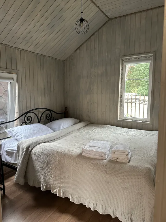 База отдыха теси с уютными домиками и видом на горы