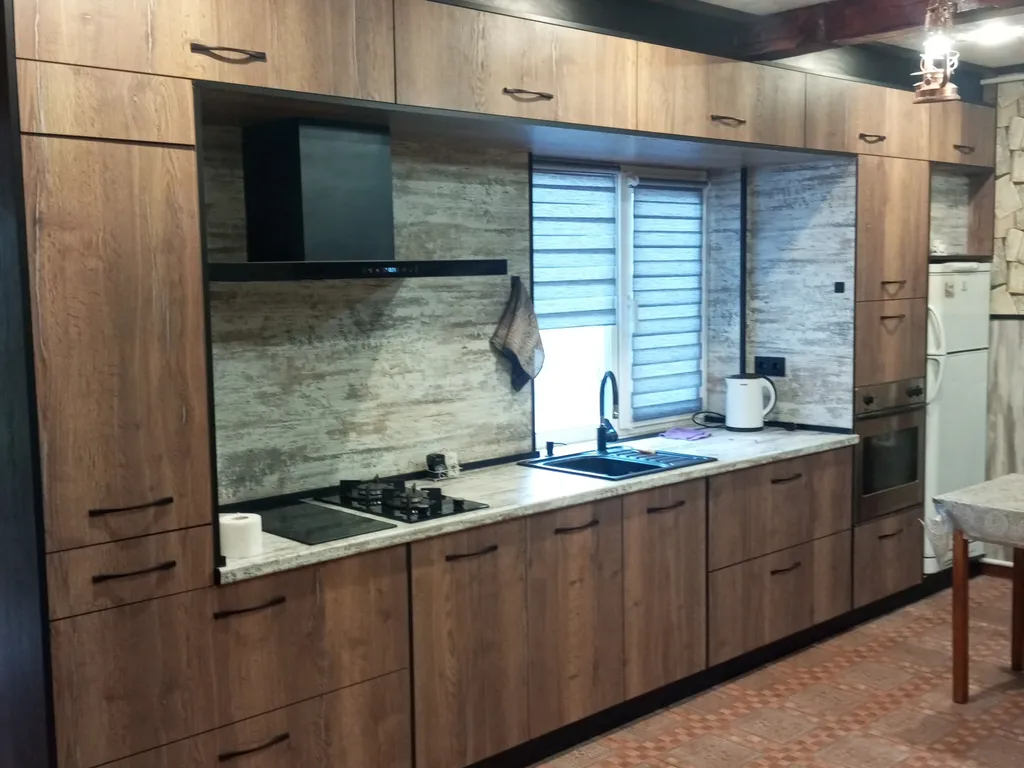 Уютный домик у леса рядом с городом