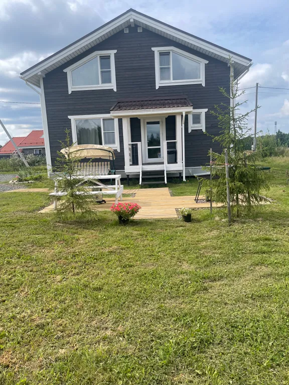 Уютный загородный коттедж недалеко от Игоры