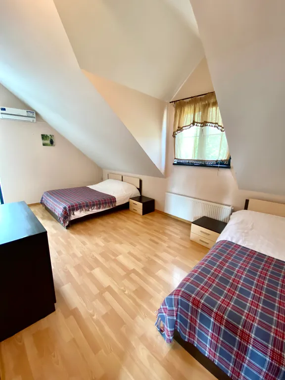 Вилла с круглым бассейном