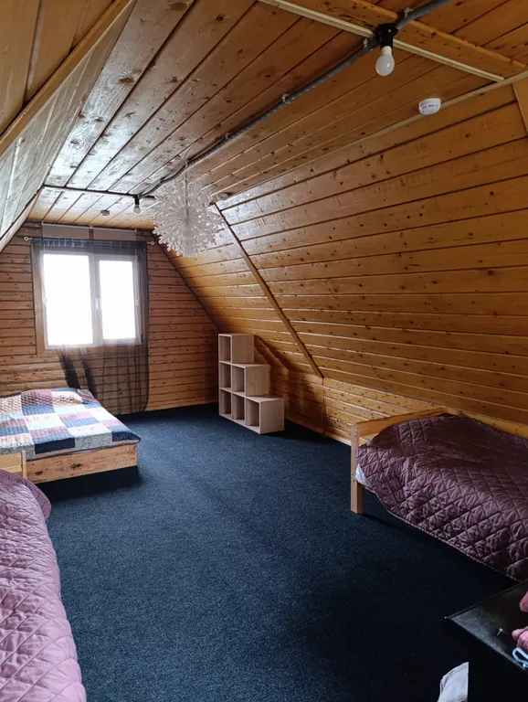 Дом в самом центре горы, 300 метров до подъёмника