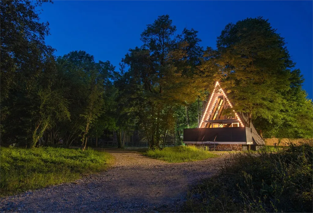 Коттедж 2-комнатный Дом — Светлый