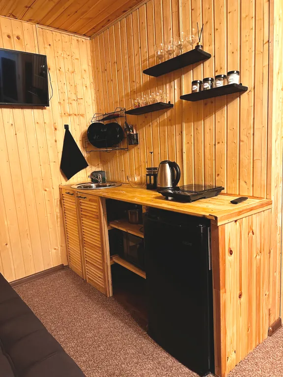 Уютный домик в чаще леса